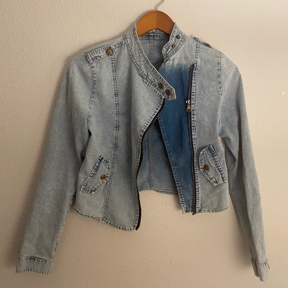 Zip up, light weight Jean Jacket - Picture 1 of 4